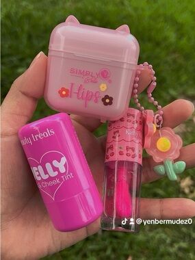 Simply Belle Kids Pink Lip Case with Floral Charm and Bright Pink Tint